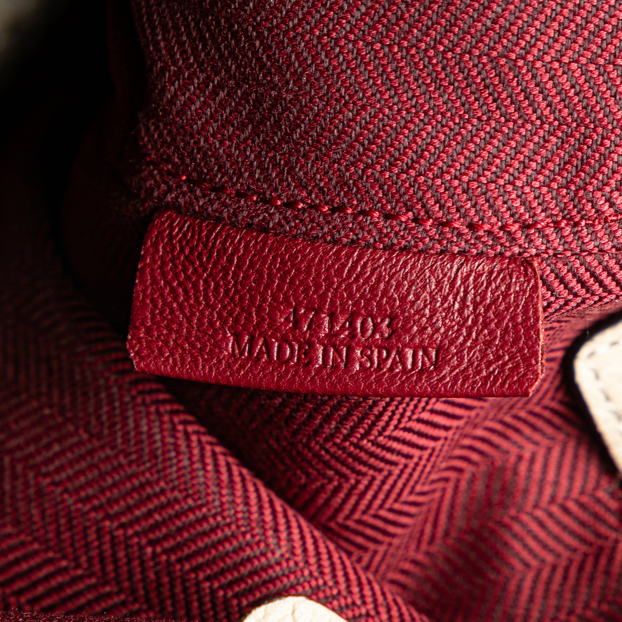 Loewe | Pre-Owned Leather Fusta 25 | White/Ivory