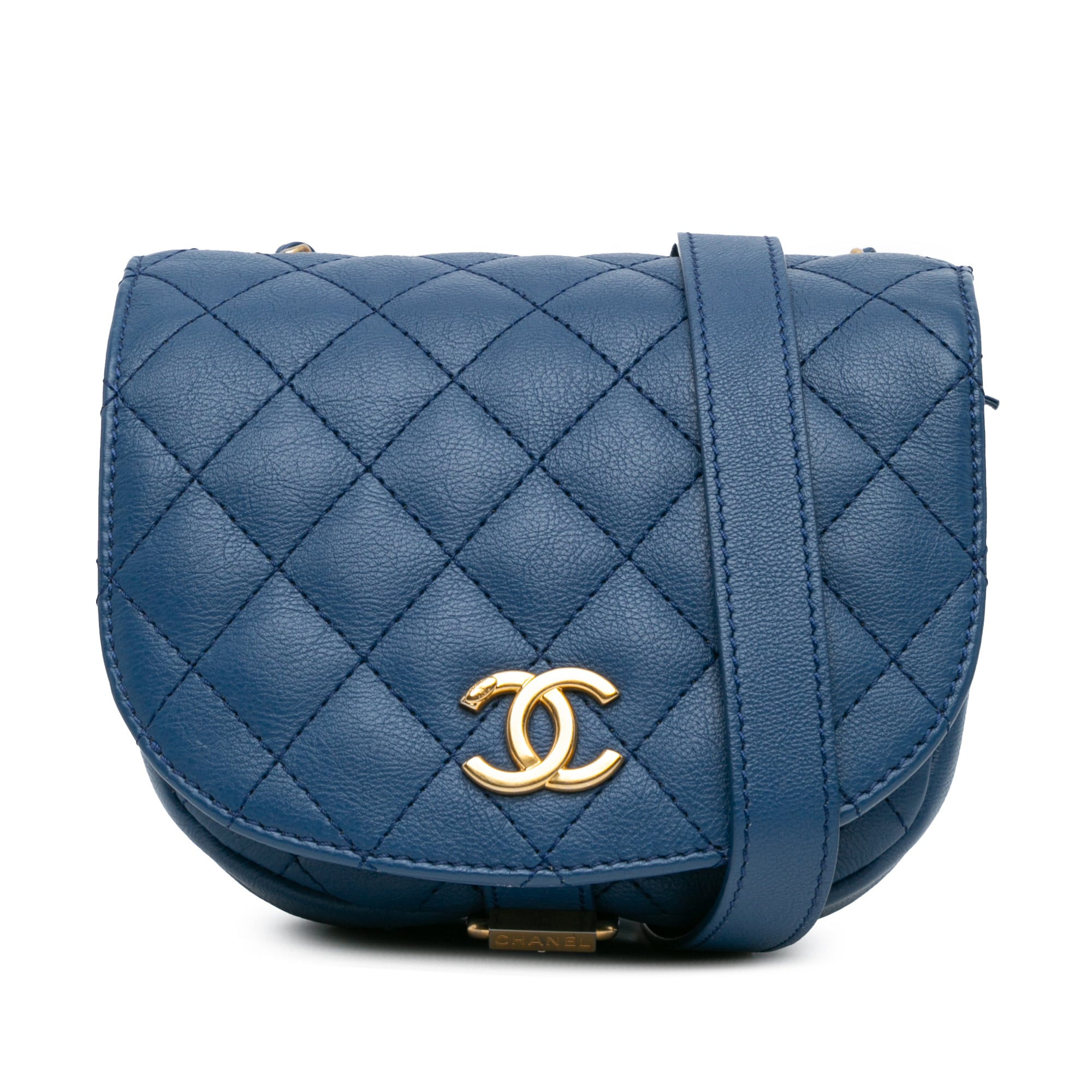 Chanel | Pre-Owned Quilted Grained Calfskin Casual Trip Messenger | Blue