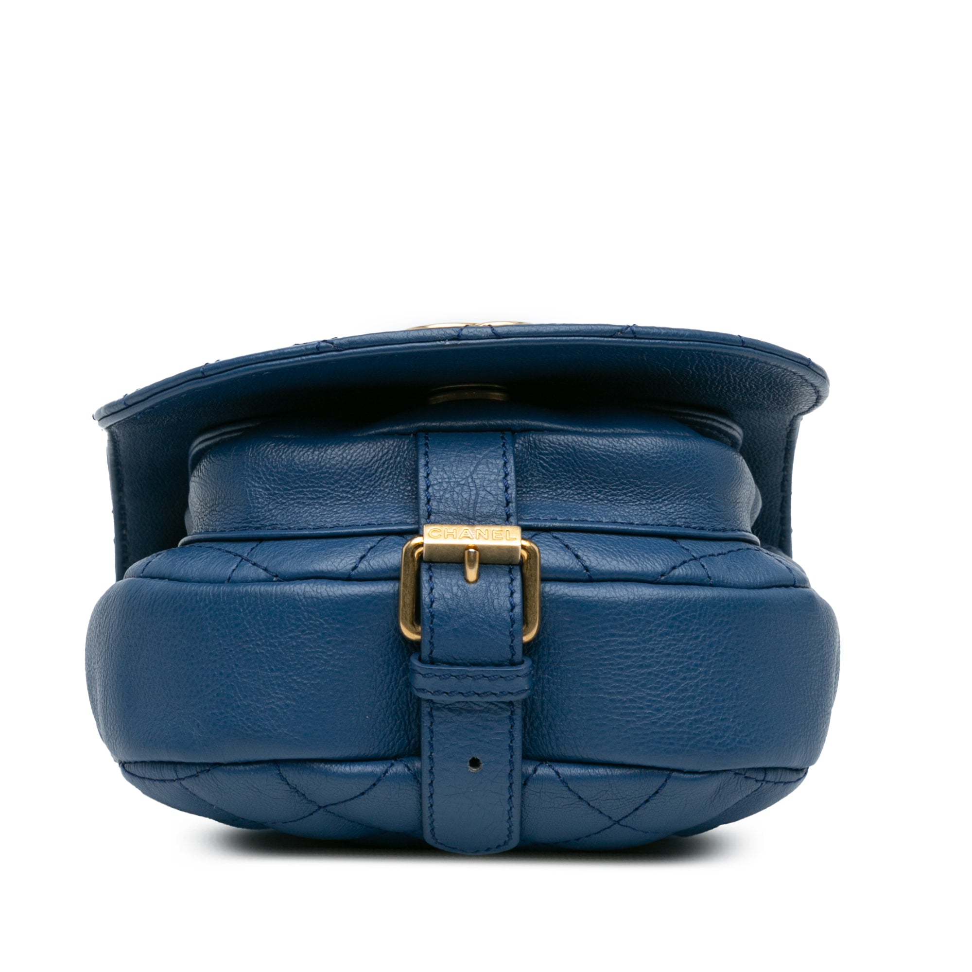 Chanel | Pre-Owned Quilted Grained Calfskin Casual Trip Messenger | Blue