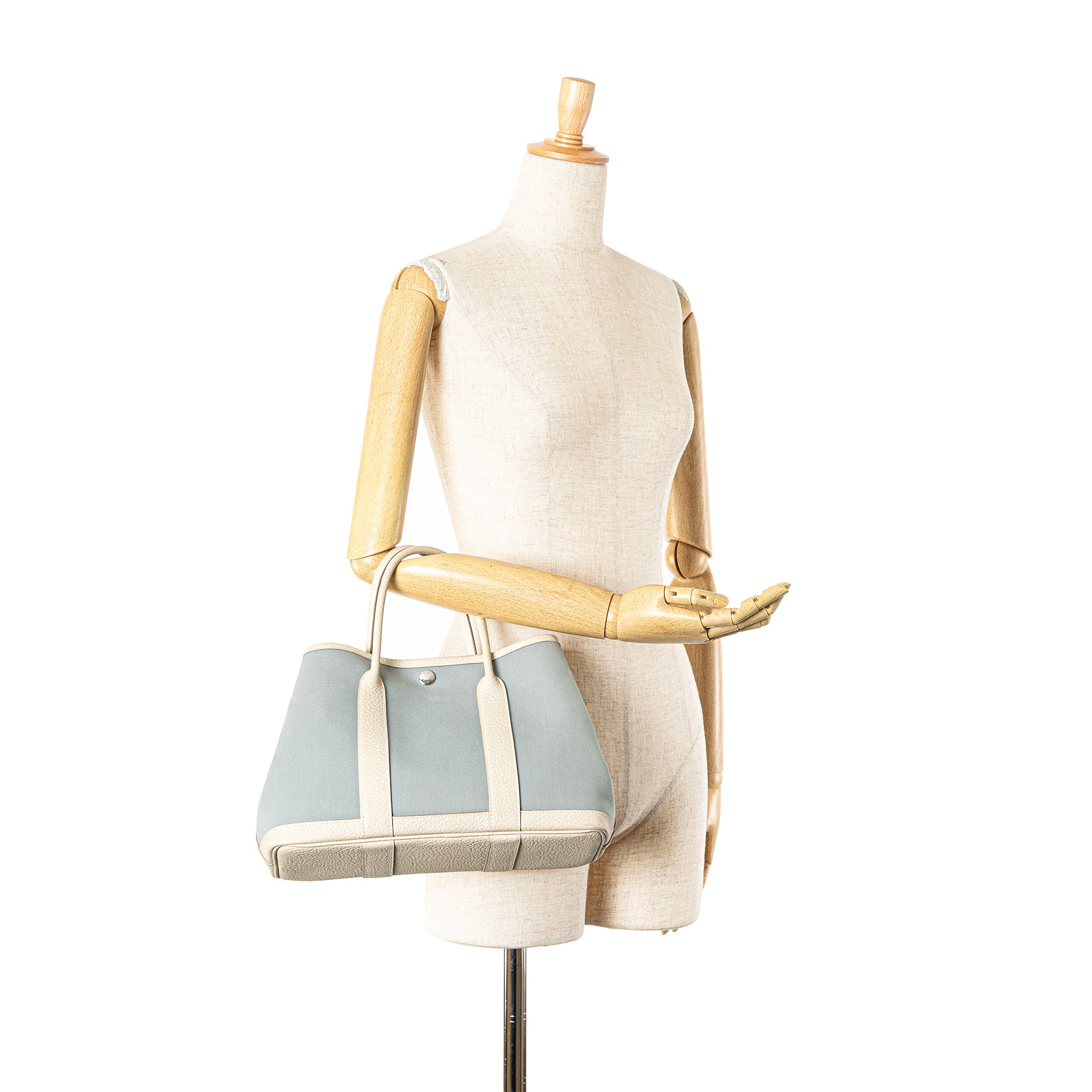 Hermes | Pre-Owned Toile and Negonda Garden Party 30 | Blue/Light Blue