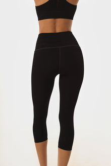Women | Love & Sports | Sprinter Seamless Cropped Legging | Black
