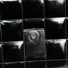 Chanel | Pre-Owned CC Chocolate Bar Patent Clutch on Chain | Black