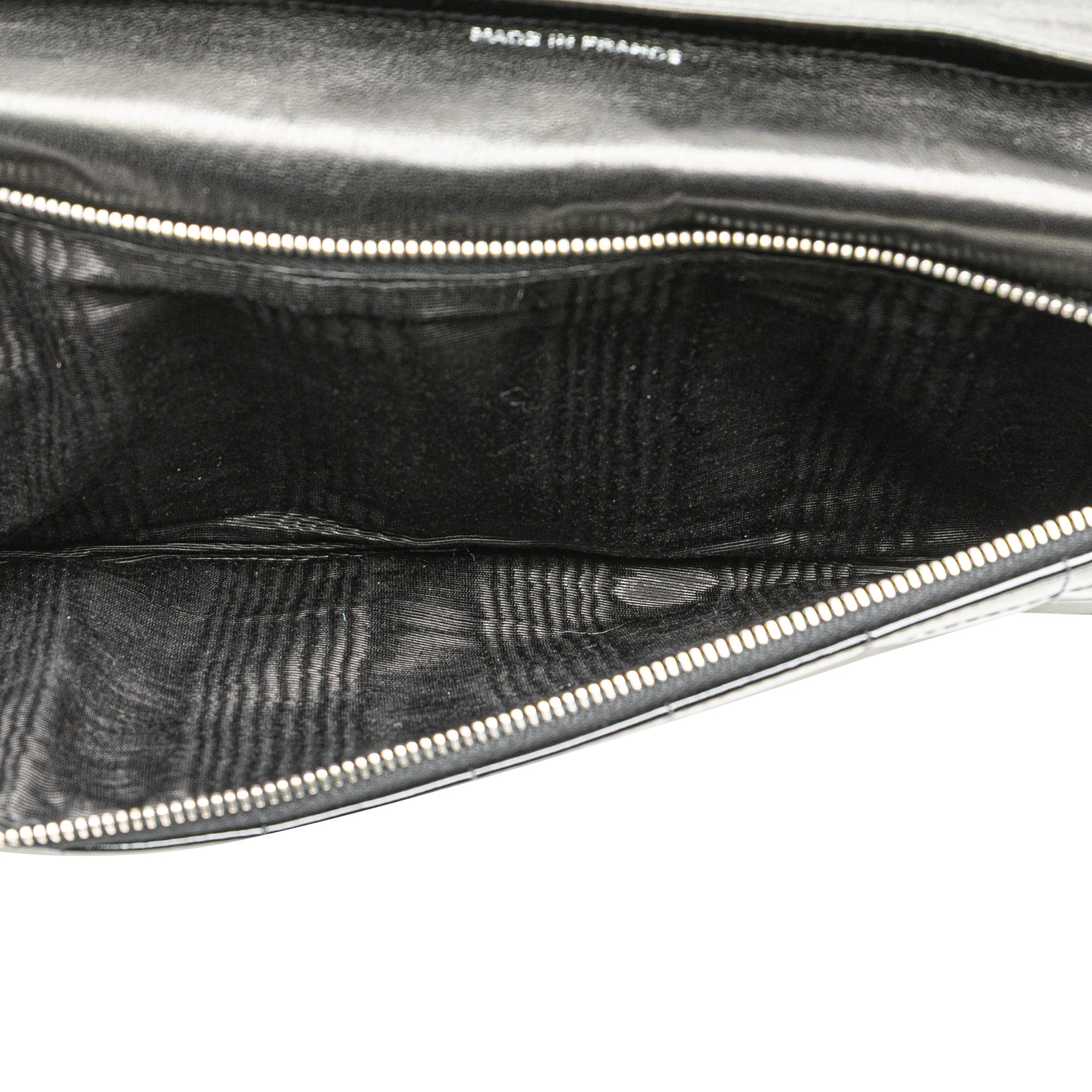 Chanel | Pre-Owned CC Chocolate Bar Patent Clutch on Chain | Black