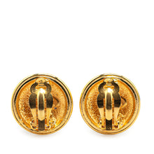 Chanel | Pre-Owned Gold Plated CC Round Clip on Earrings - II | Gold