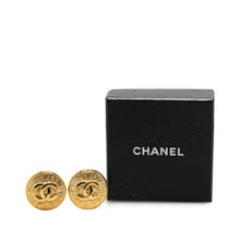 Chanel | Pre-Owned Gold Plated CC Round Clip on Earrings - II | Gold