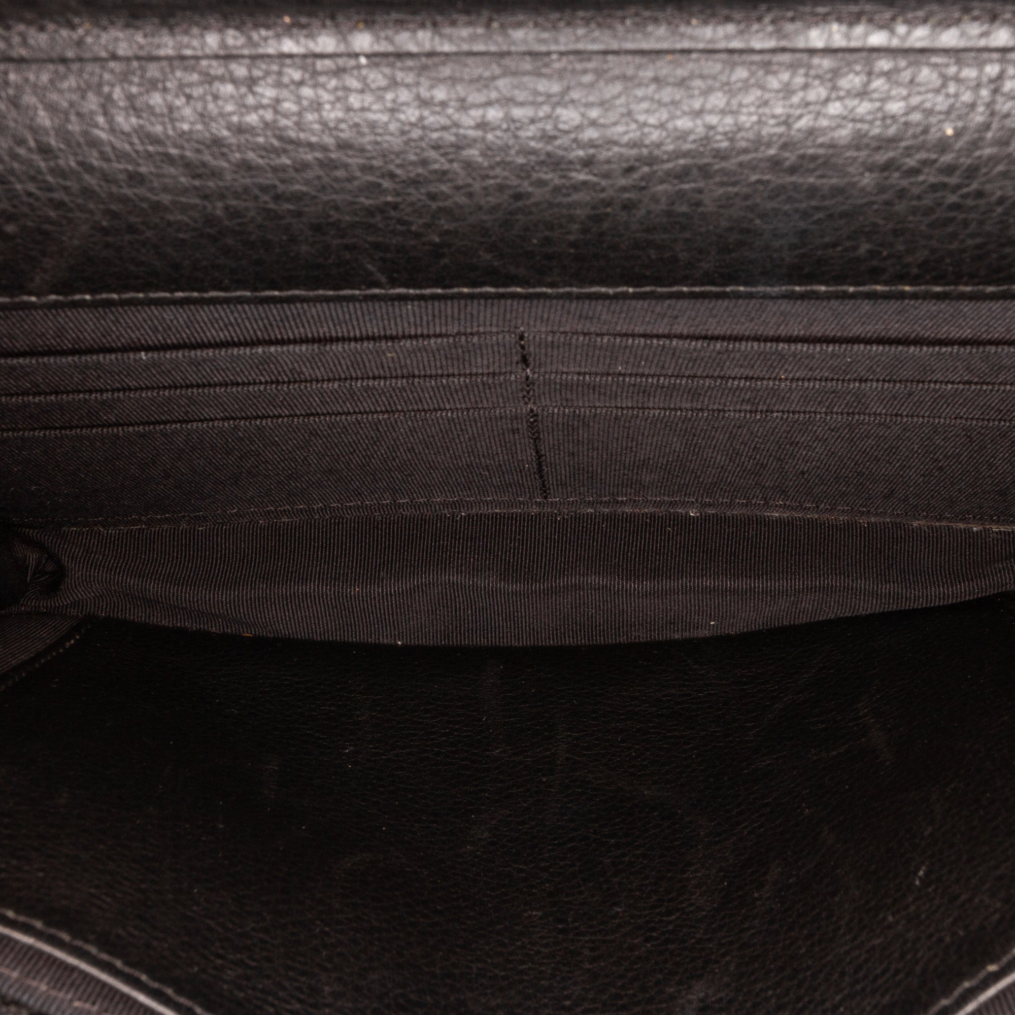 Chanel | Pre-Owned Studded Leather Wallet on Chain | Black