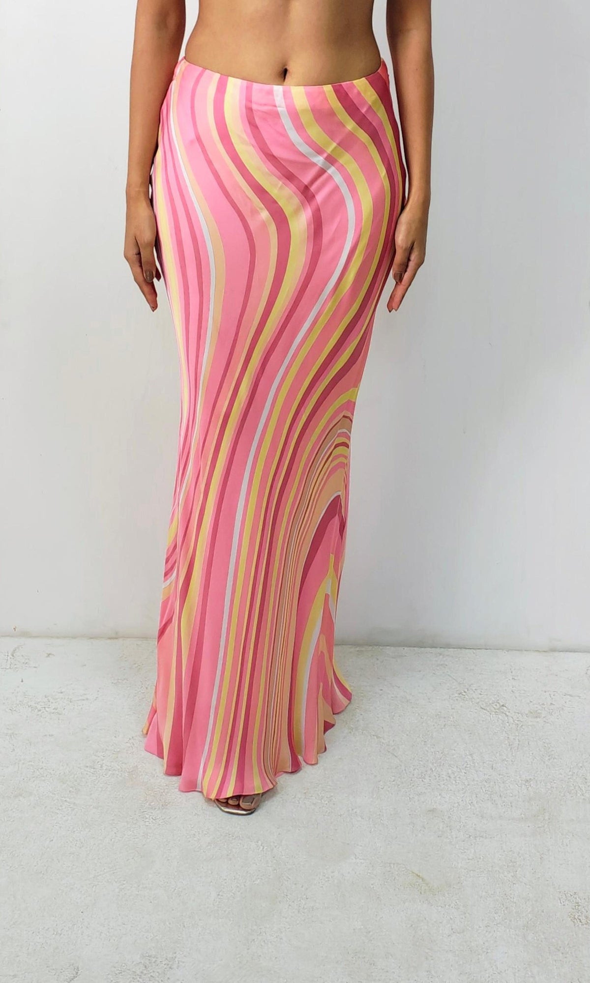 Rococo Sand | Inv Poly Satin Wavy Striped Maxi Skirt | Mehroon