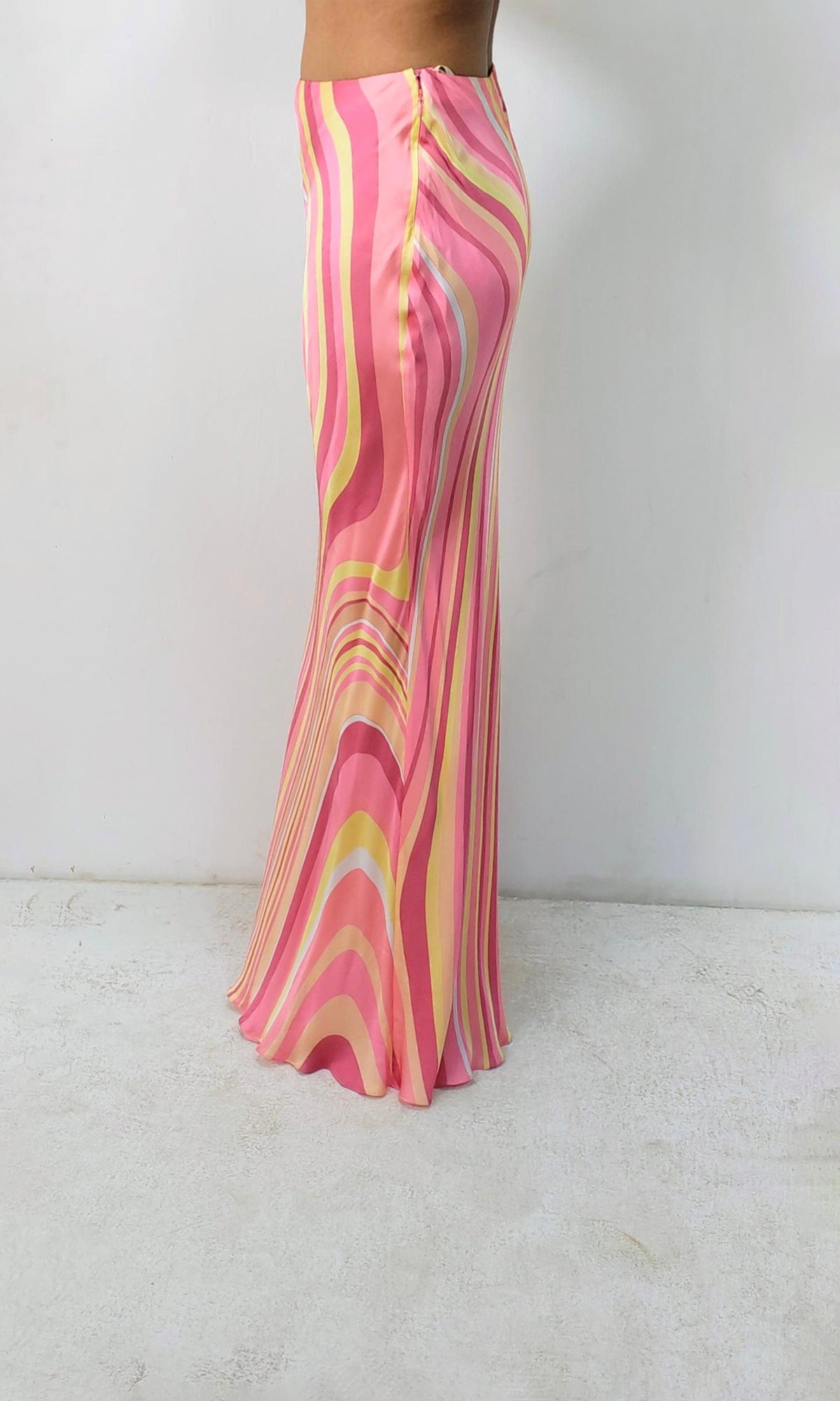 Rococo Sand | Inv Poly Satin Wavy Striped Maxi Skirt | Mehroon