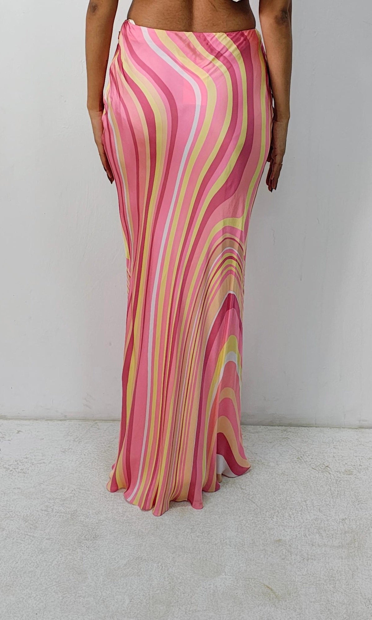 Rococo Sand | Inv Poly Satin Wavy Striped Maxi Skirt | Mehroon
