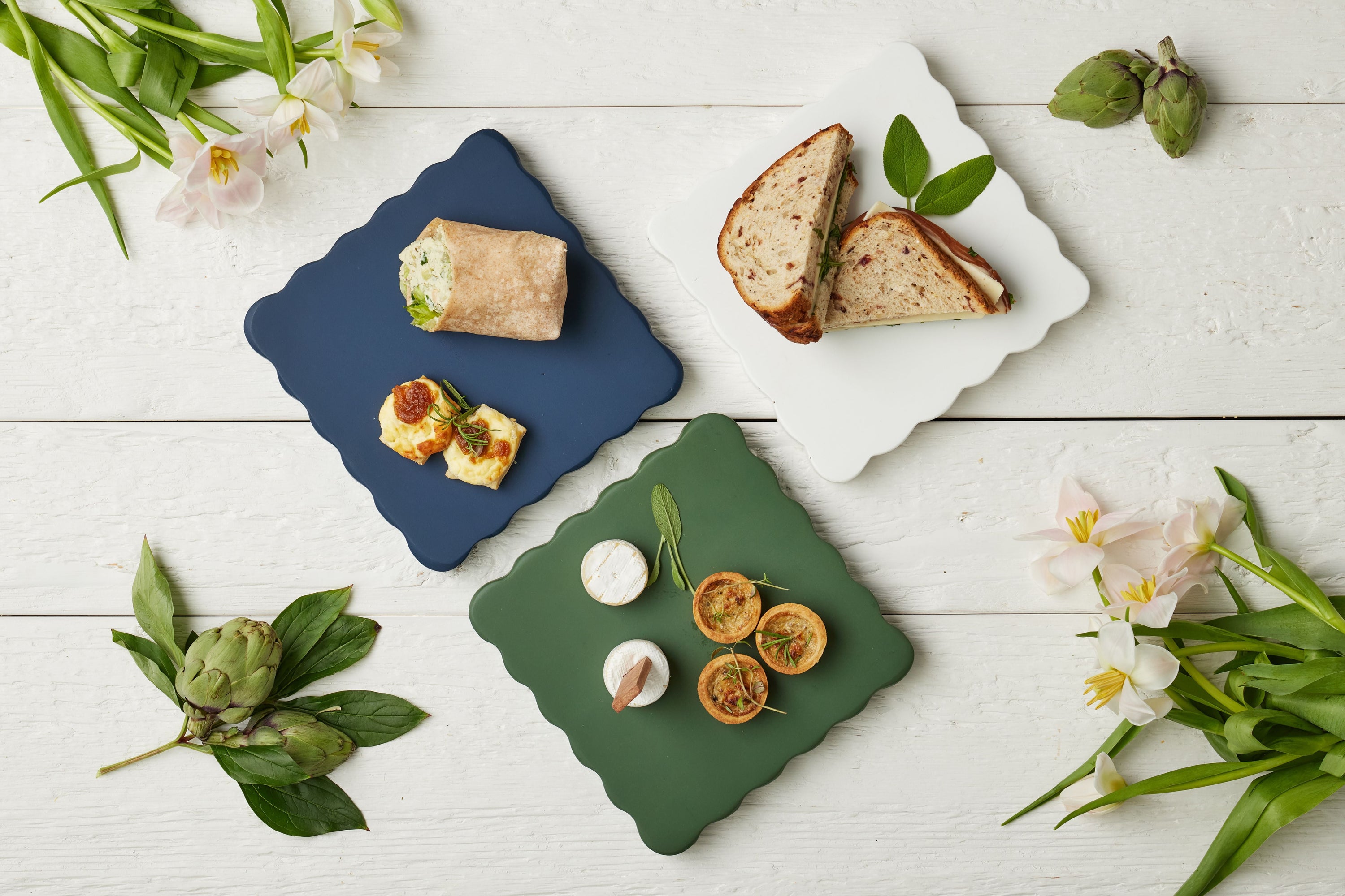 Square Scalloped Cheese Board with Cheese Markers | Navy Blue | Small