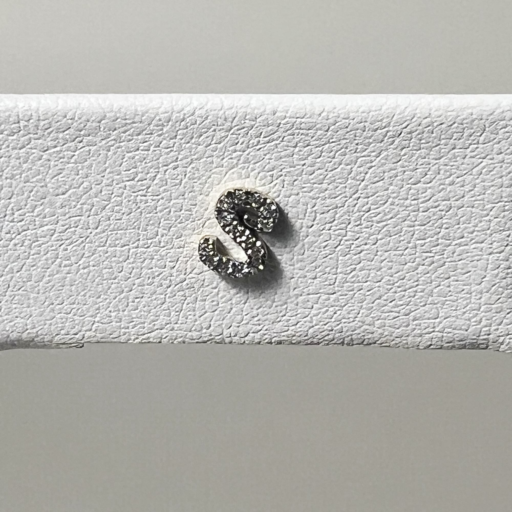 Paris Metro Initial Stud | 10K Yellow Gold | White Diamond