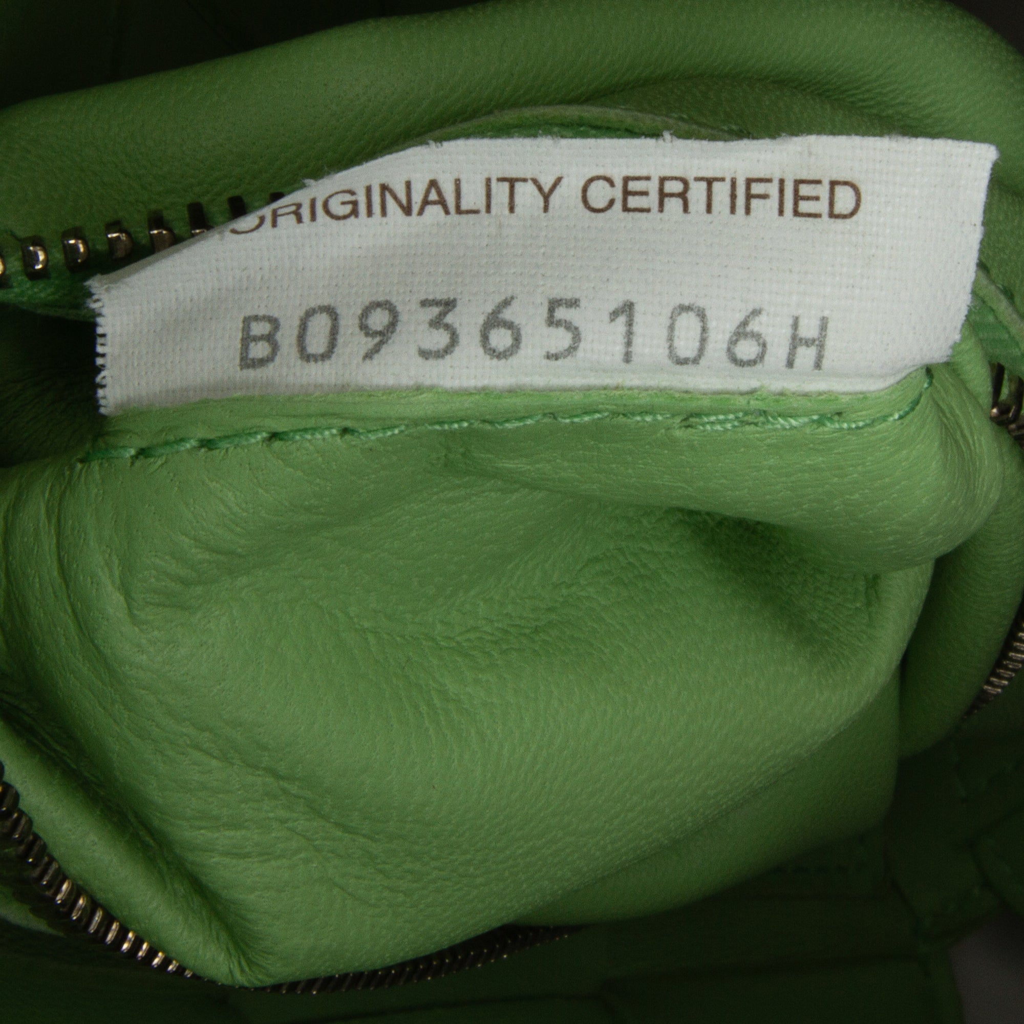 Bottega Veneta | Pre-Owned Nappa Intrecciato Cassette Crossbody | Green/Light Green