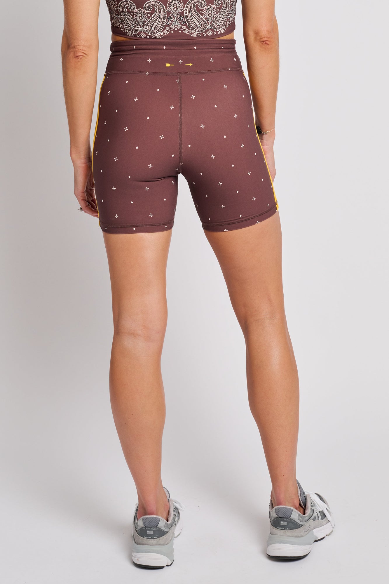 Women | The Upside | Mikkola 5" Spin Short | Brown