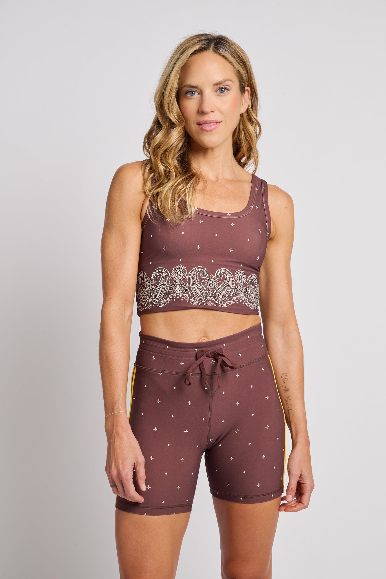 Women | The Upside | Mikkola Lou Scoop Crop | Brown