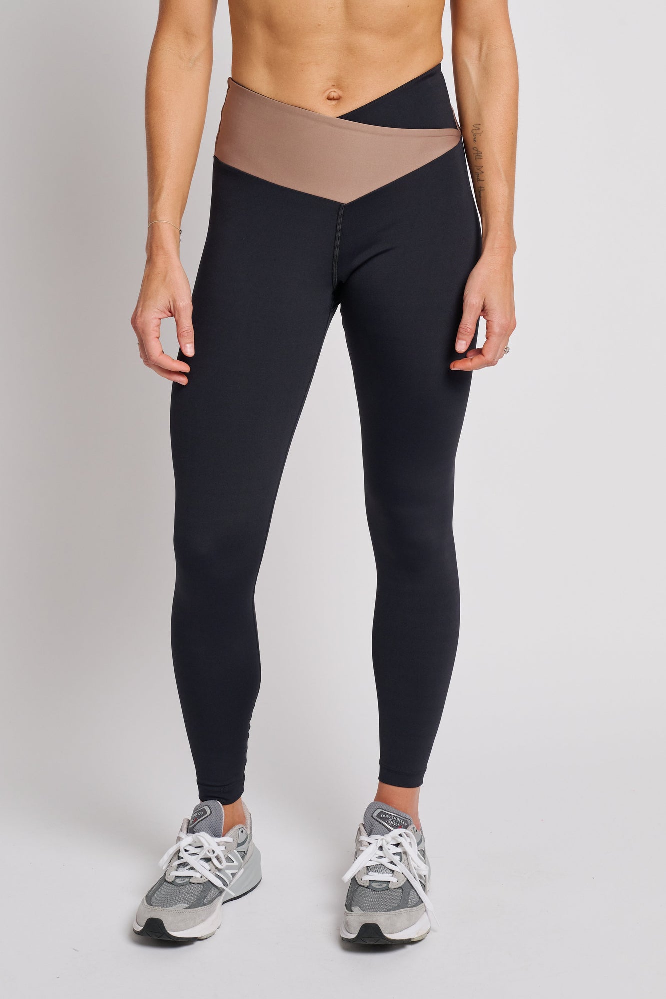 Women | MUV | Swing Legging | Mocha