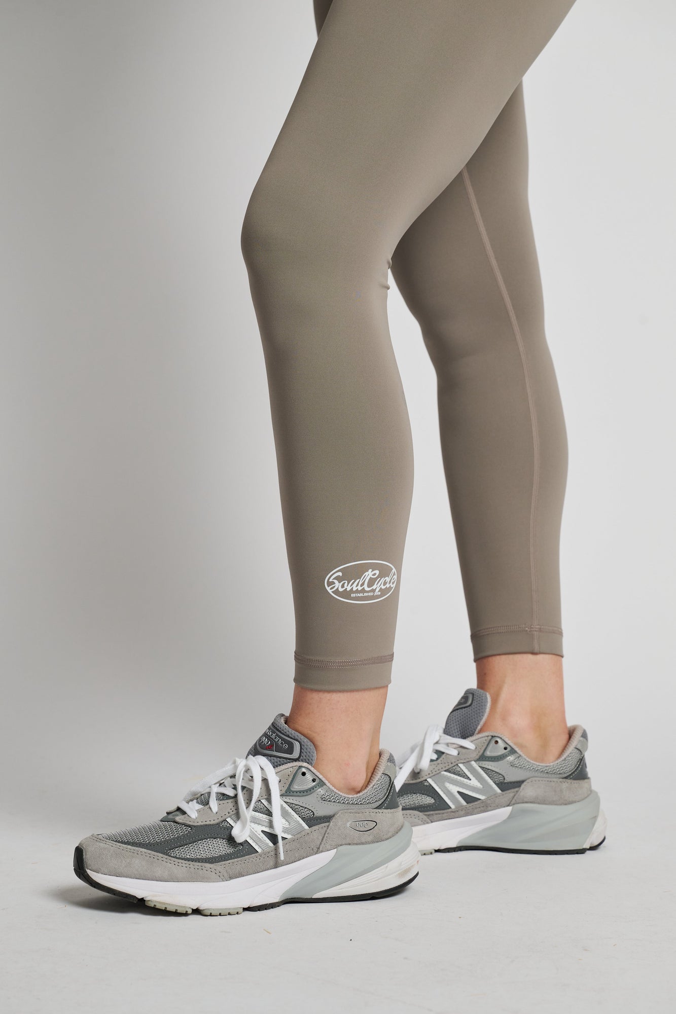 Women | Lululemon | Wunder Train High Rise Tight 25" | Warm Ash Grey