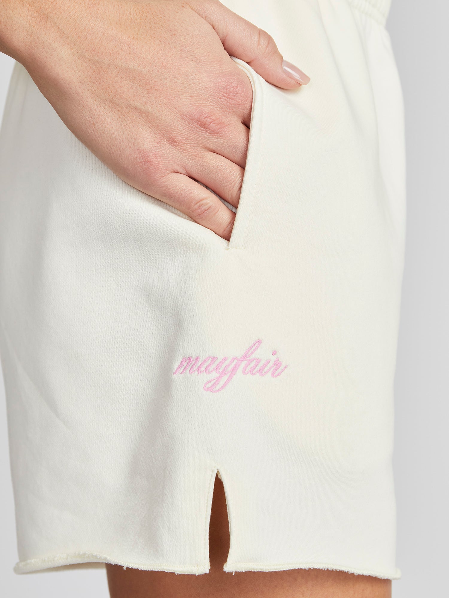 Women | The Mayfair Group | Soul Always Vintage Sweatshort | White/Pink
