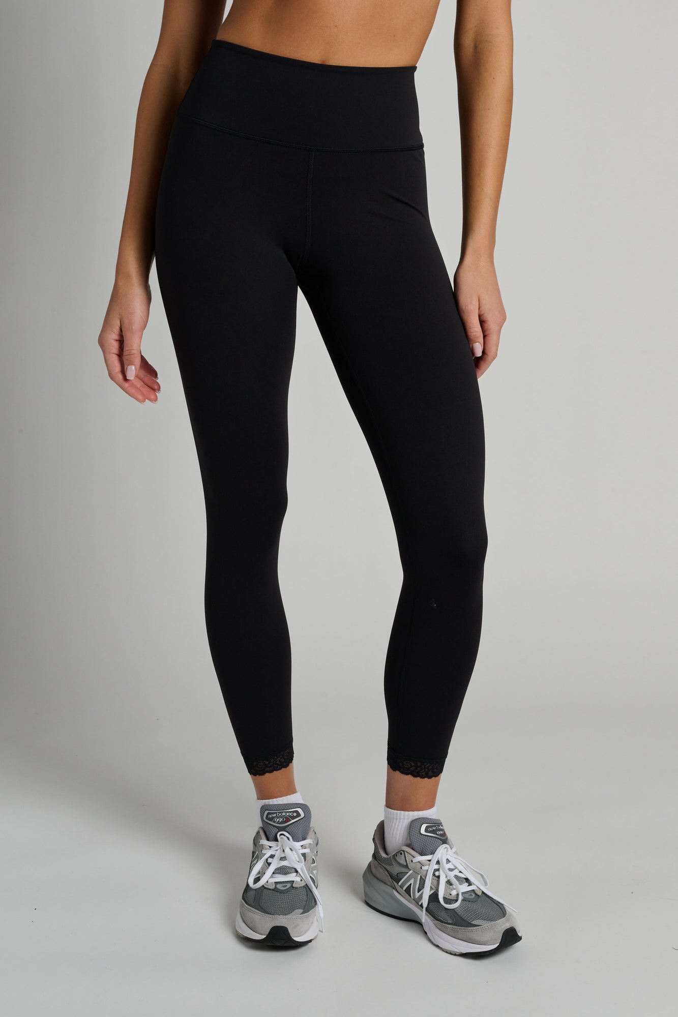 Spiritual Gangster | Lotus Lace Legging | Black