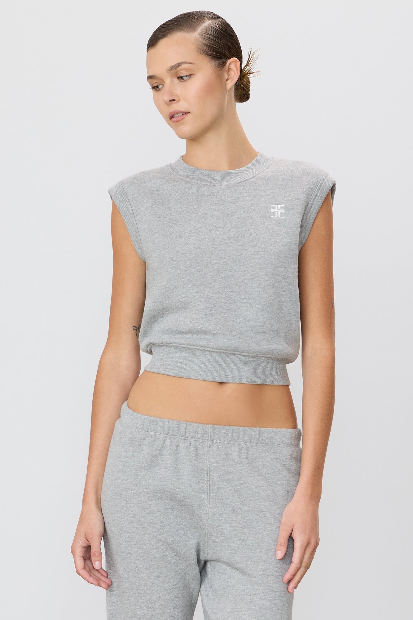 SLEEVELESS CREWNECK TOP - ETERNE