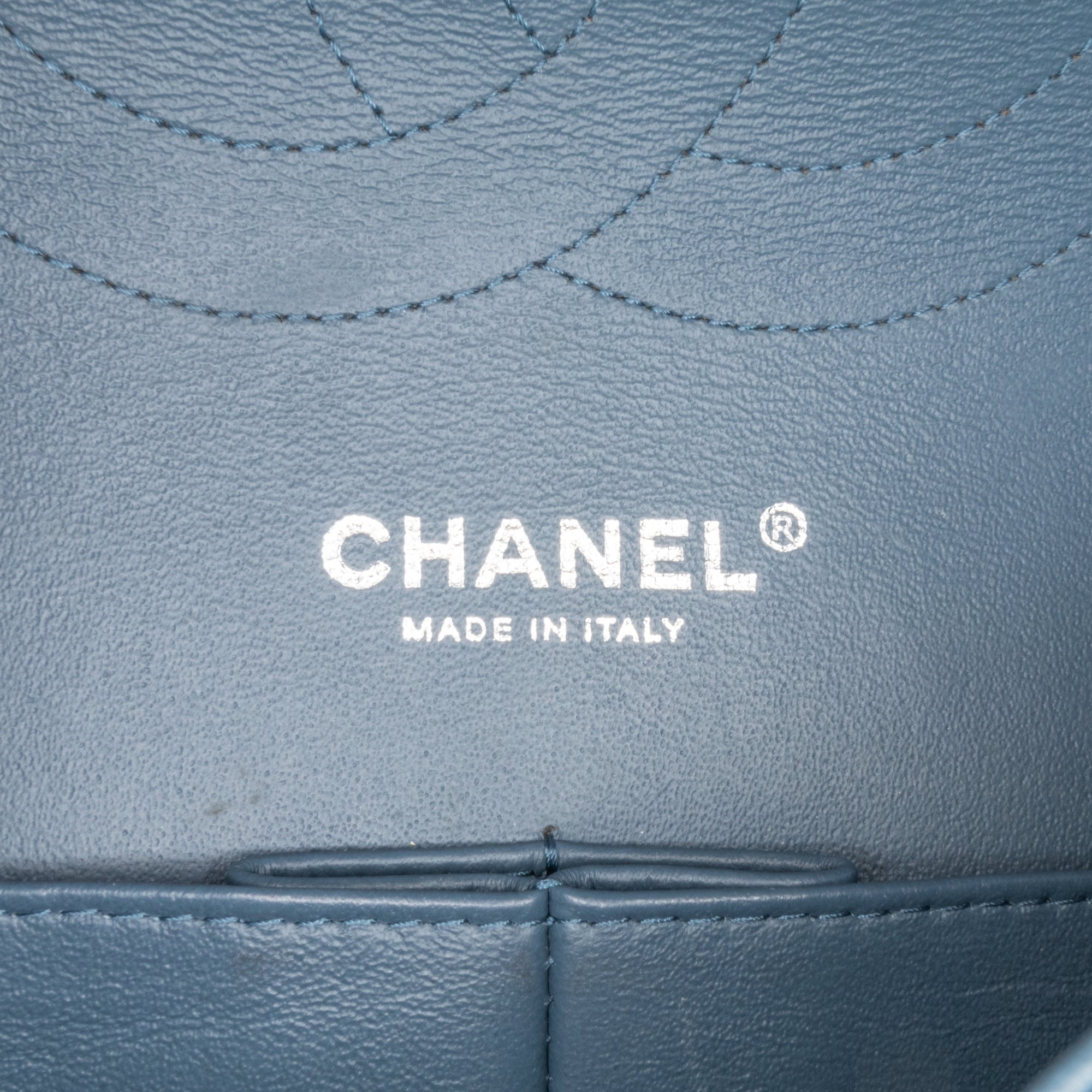 Chanel | Pre-Owned Jumbo Classic Lambskin Double Flap - II | Blue/Dark Blue