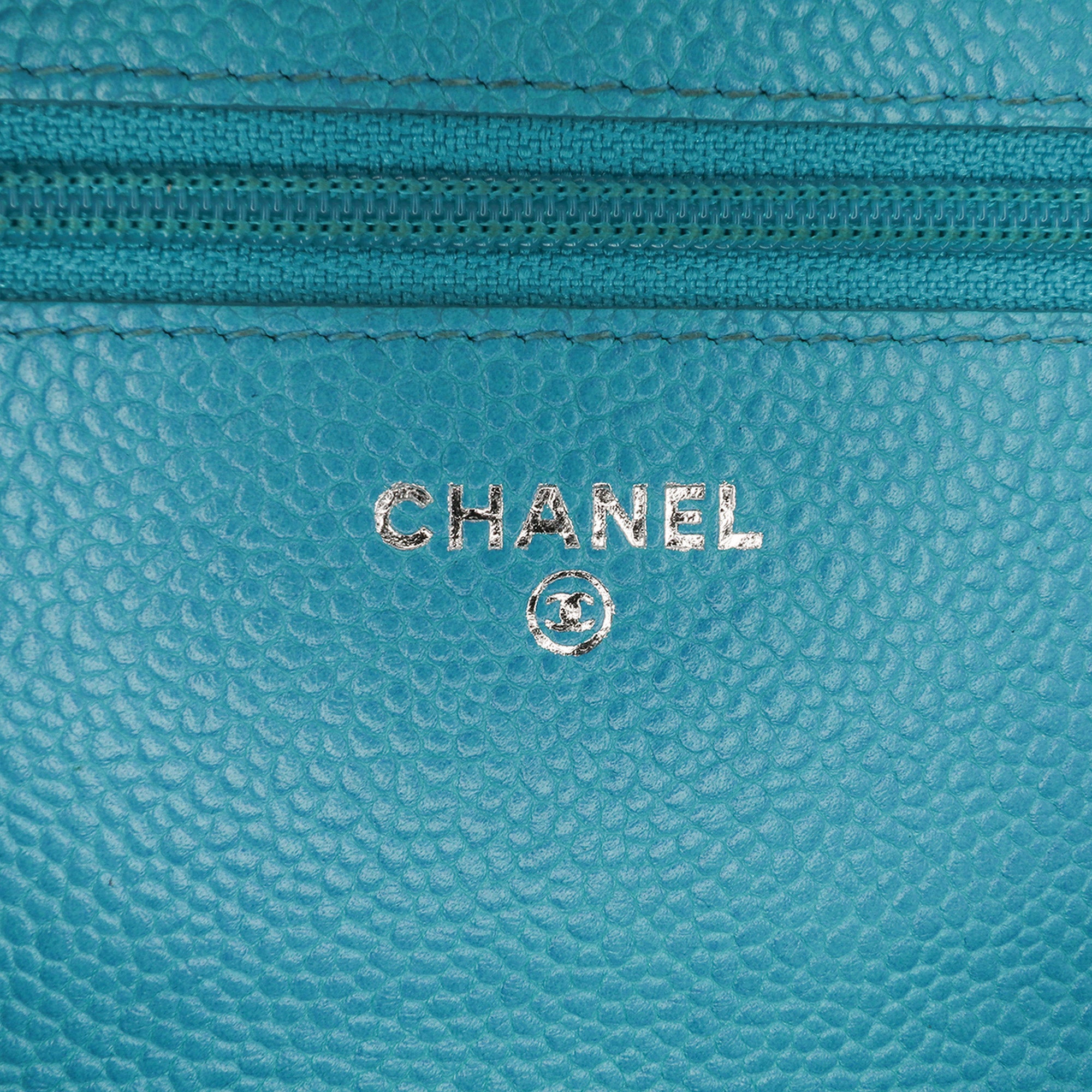 Chanel | Pre-Owned Caviar Bicolor CC Wallet On Chain | Blue/Aqua