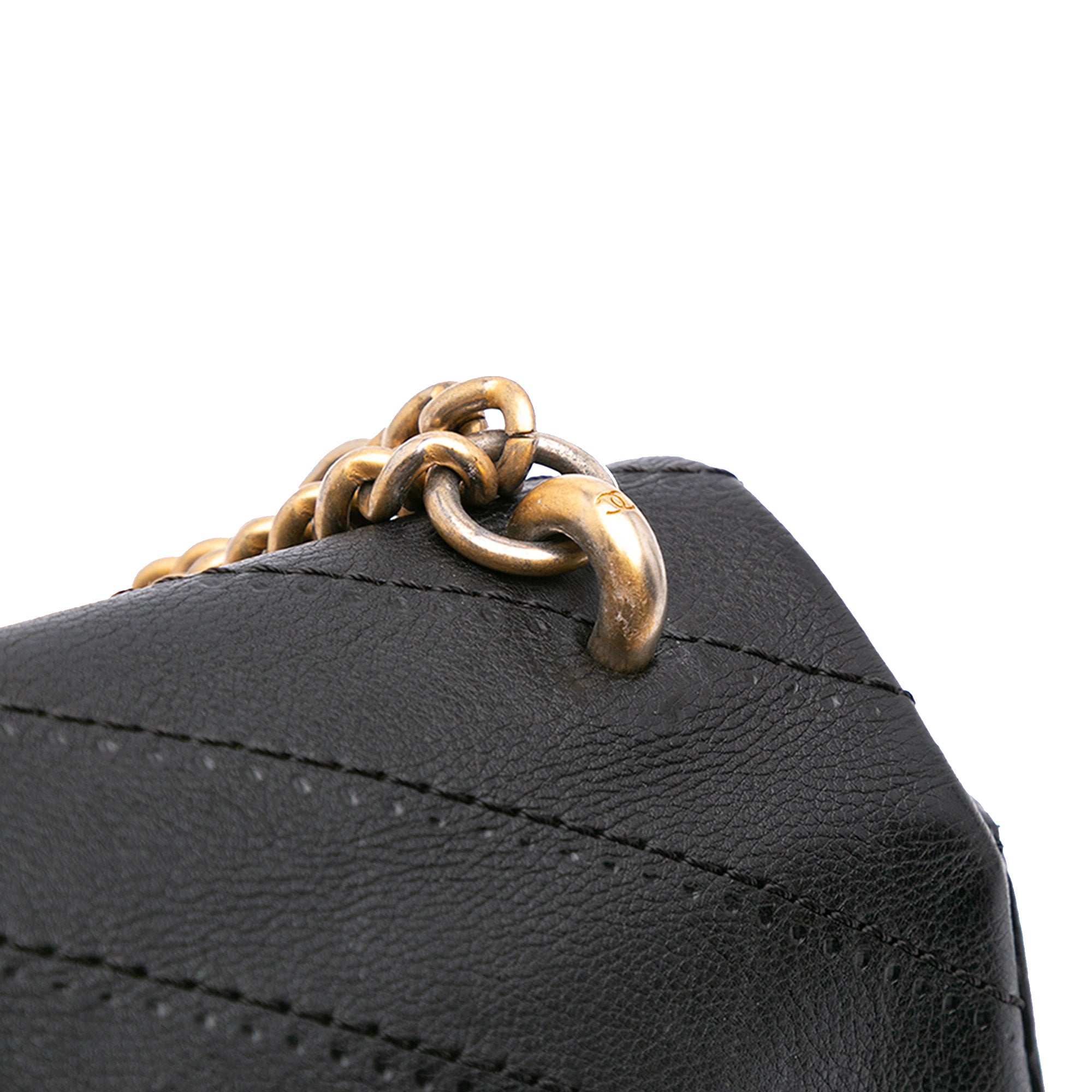 Chanel | Pre-Owned CC Chevron Lambskin Round Flap Satchel | Black