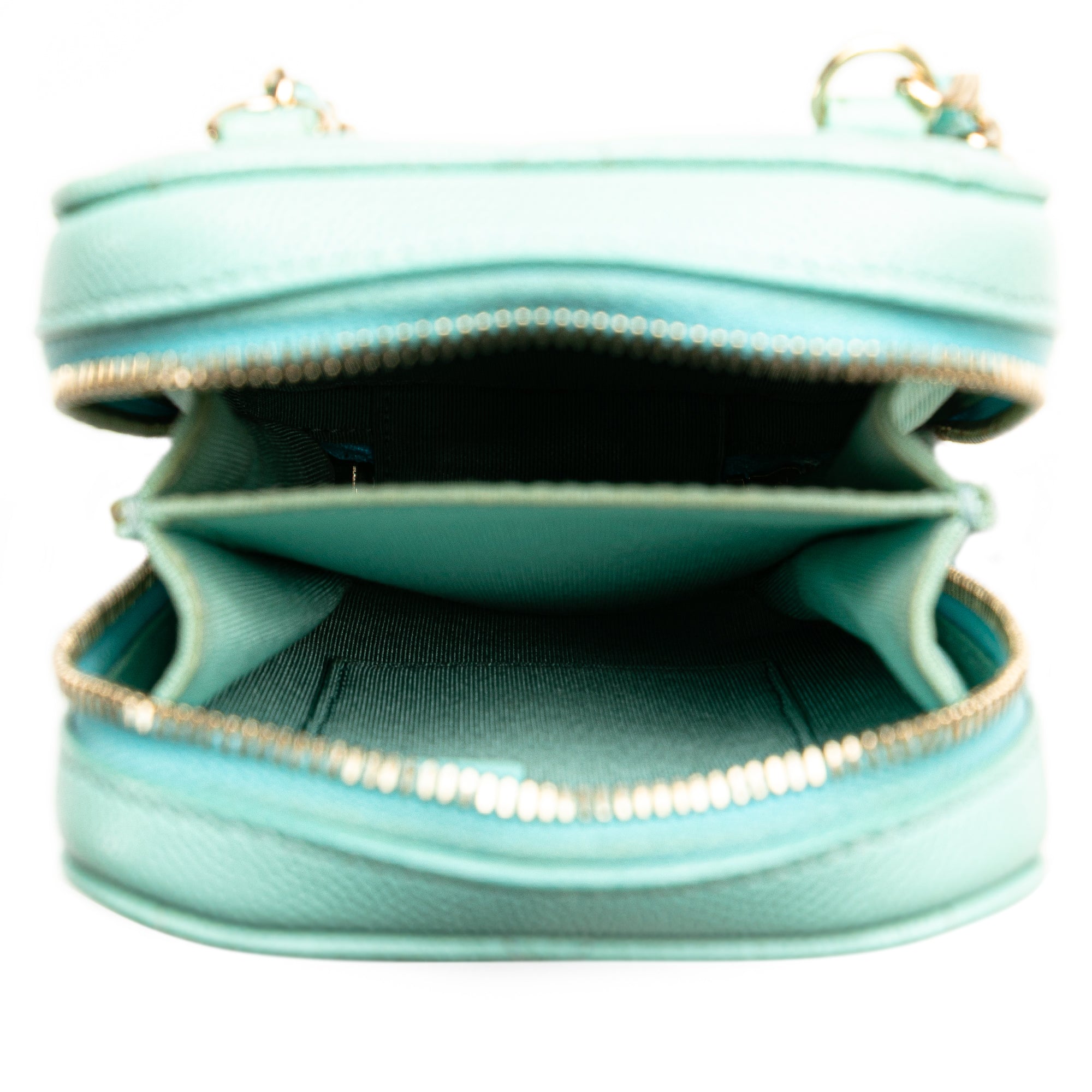 Chanel | Pre-Owned CC Quilted Caviar Zip Phone Case | Blue/Light Blue