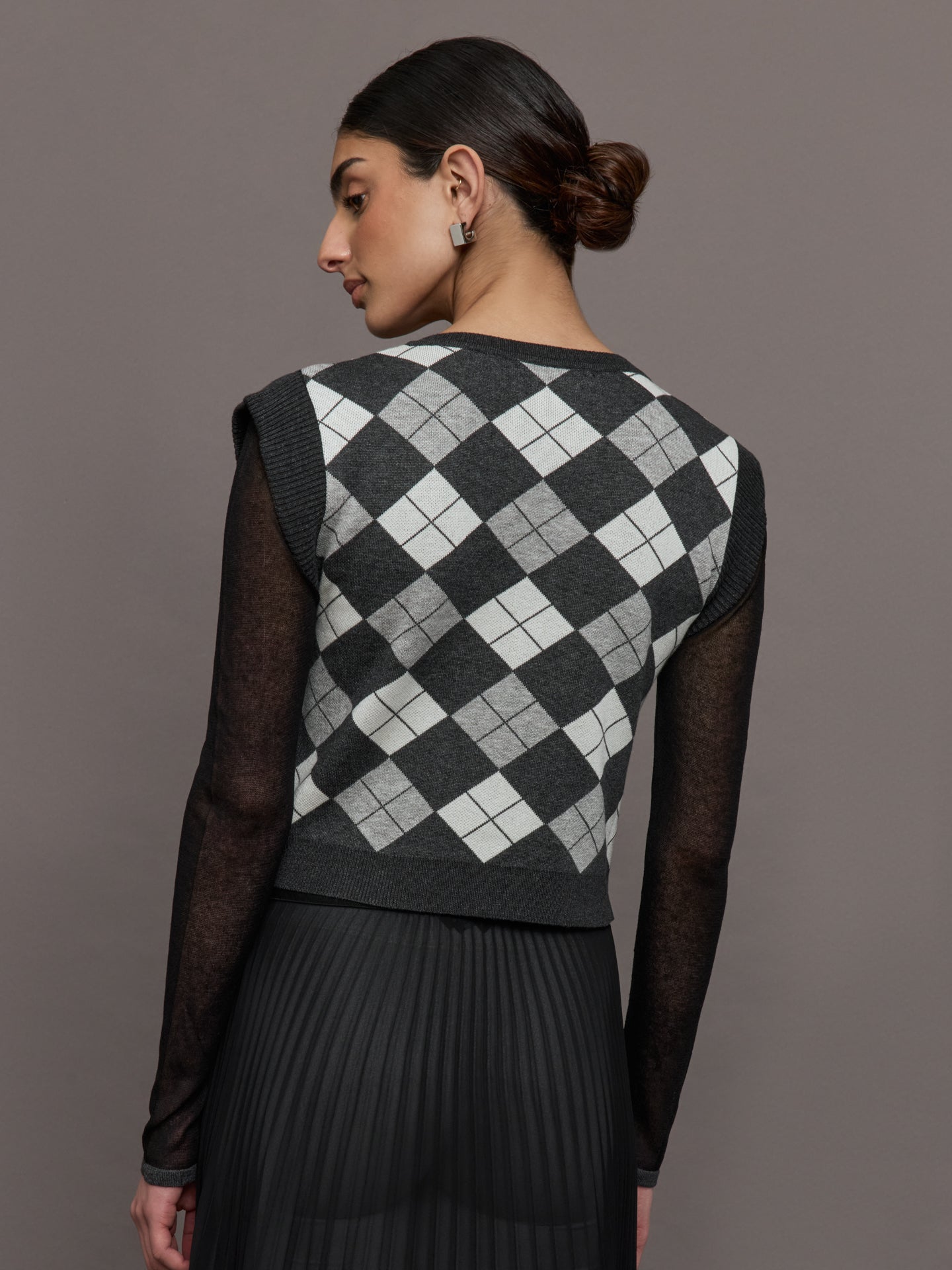 Nomia Plaid Pearly V-Neck Sweater | Grey/Silver