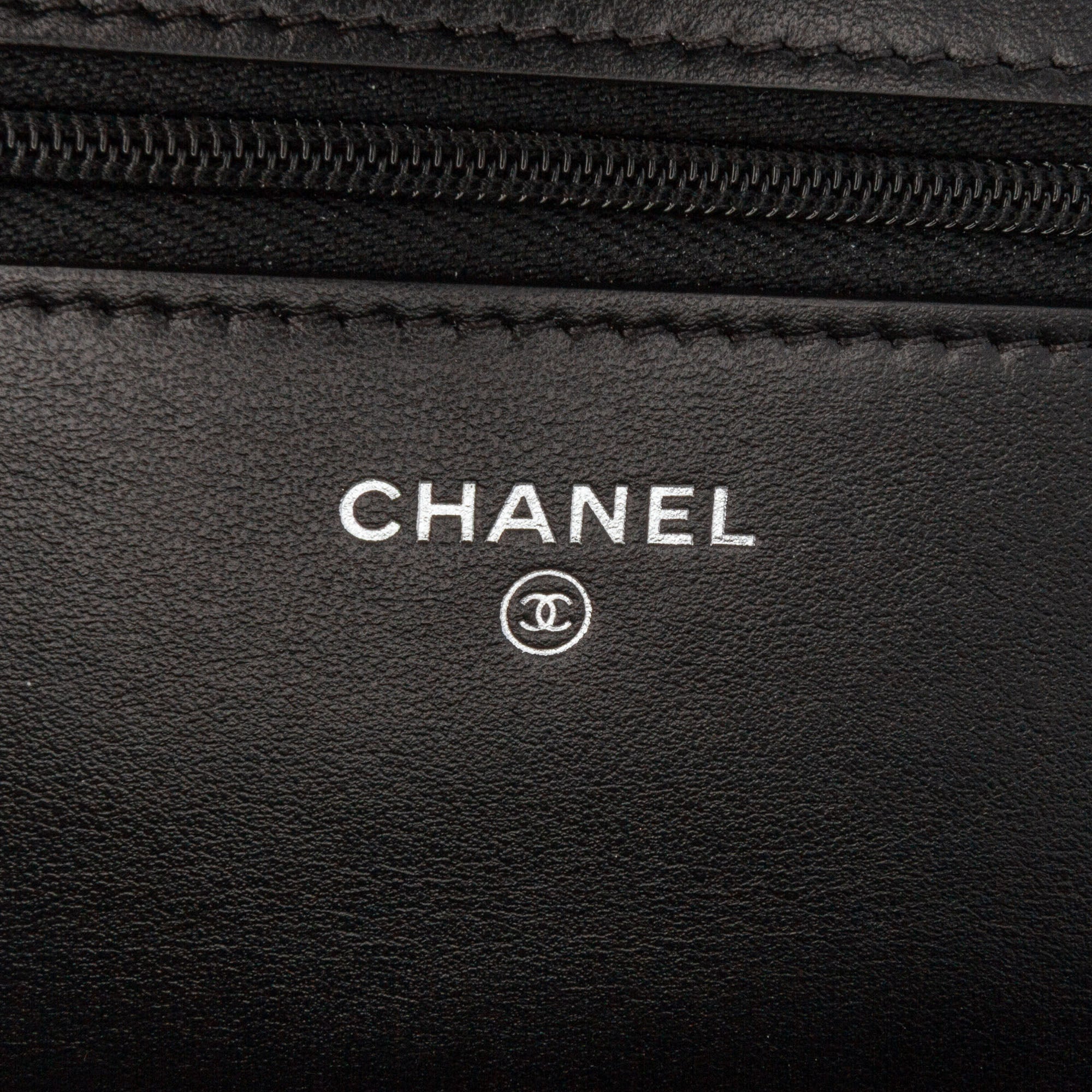 Chanel | Pre-Owned Quilted Suede Cocostellar Wallet on Chain | Black