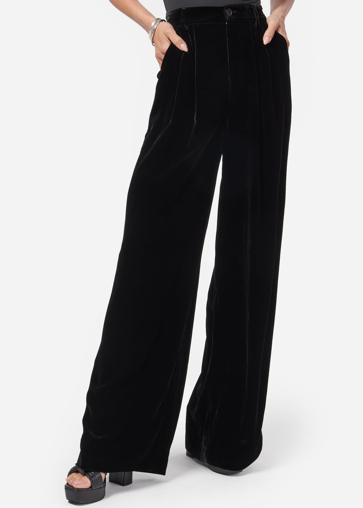 Rylie Velvet Pant | Black