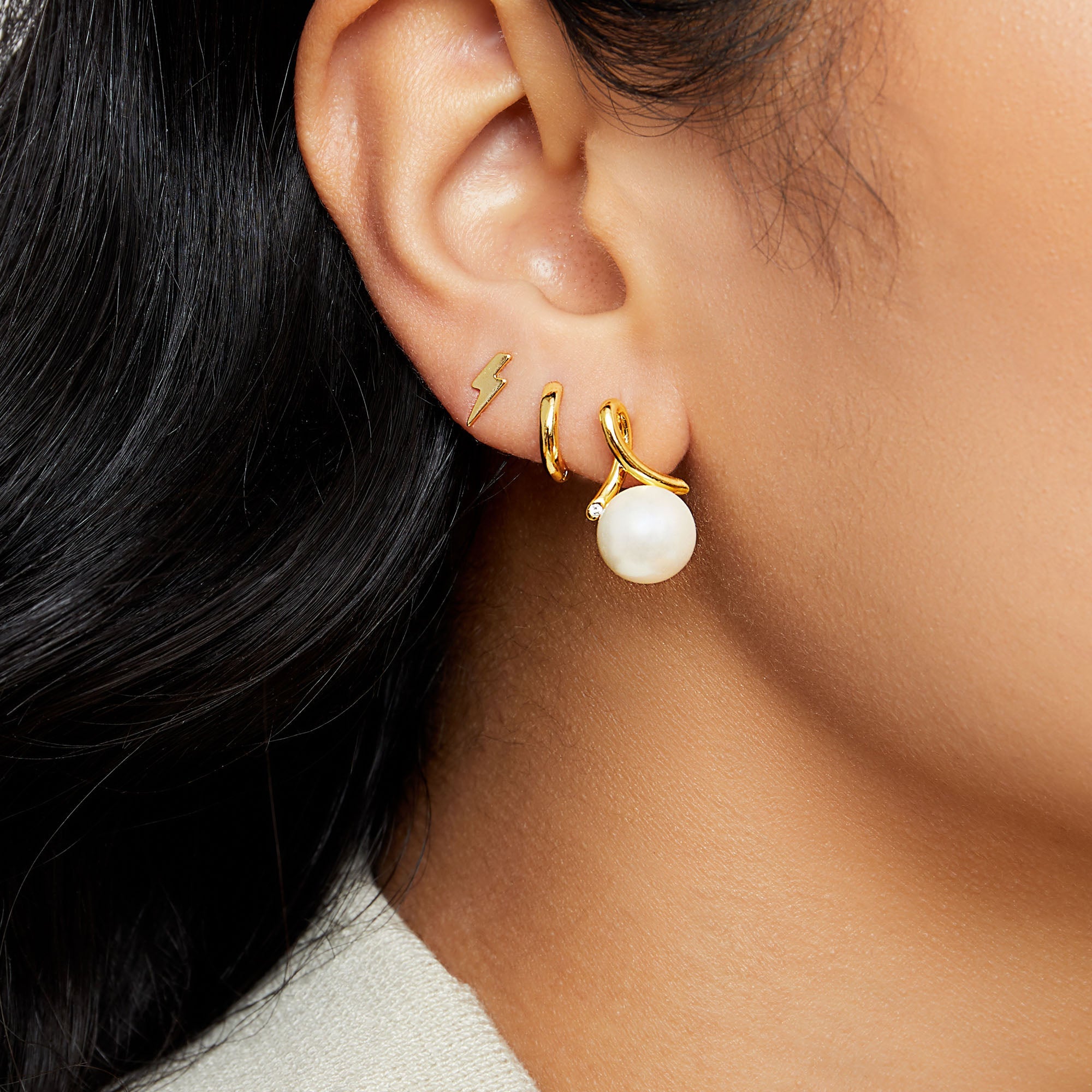 gold lightning bolt stud earring