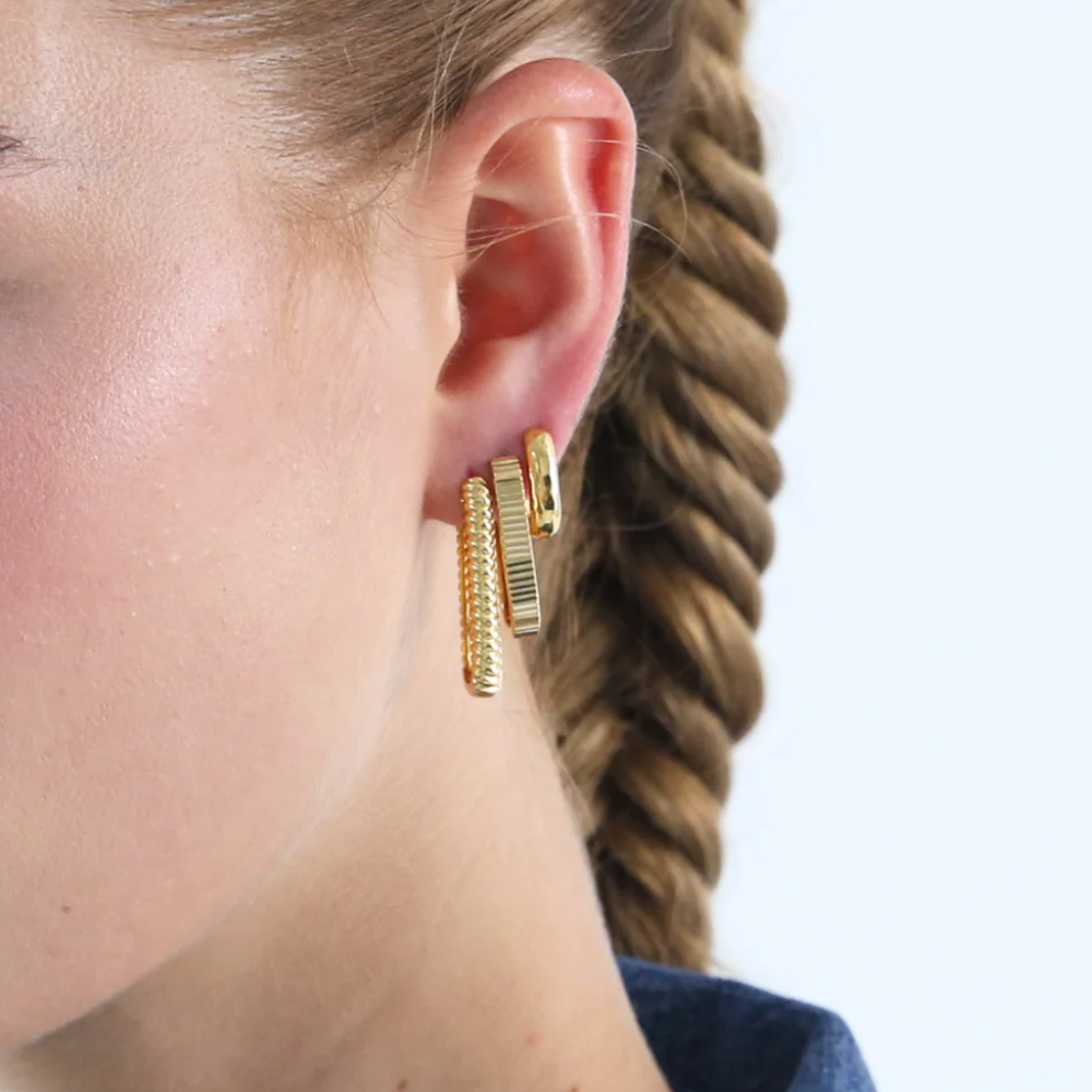 The Hammered U Hoop Medium | 18K Yellow Gold-Plated