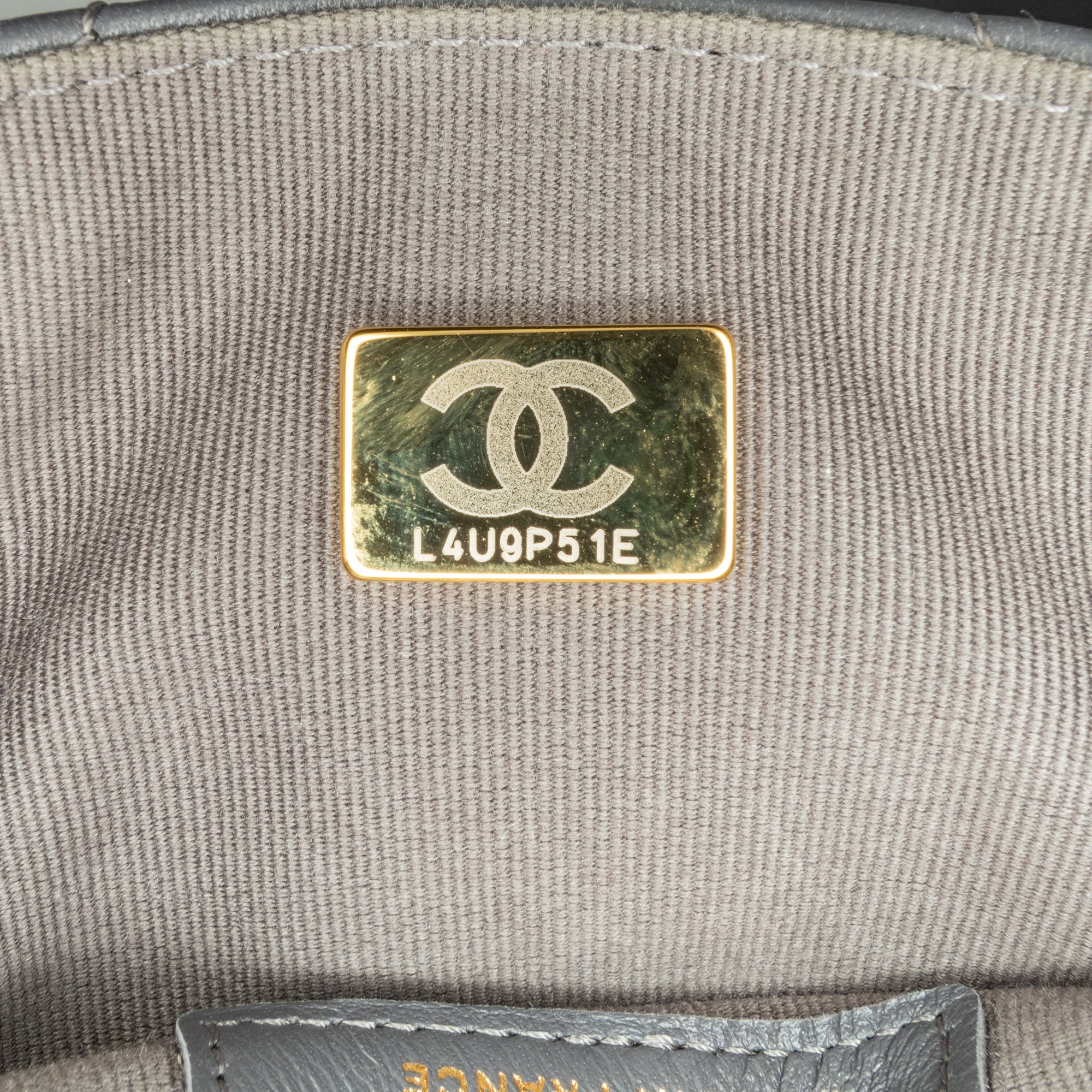 Chanel | Pre-Owned Mini Quilted Lambskin Crush on Chains Flap | Blue/Navy