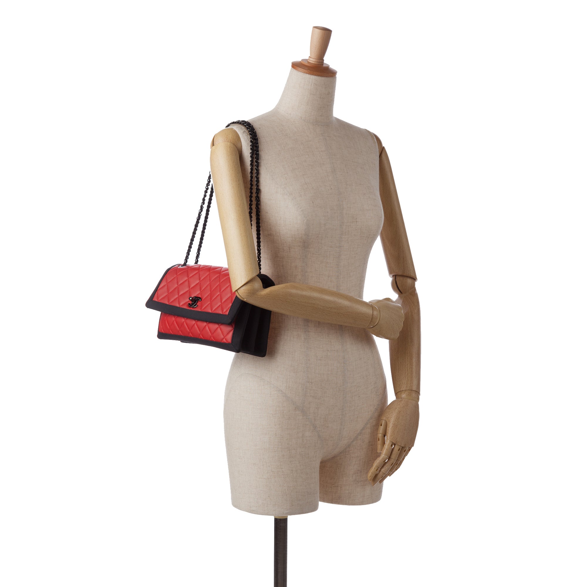 Chanel | Pre-Owned CC Grossgrain trim Lambskin Flap Shoulder Bag | Red