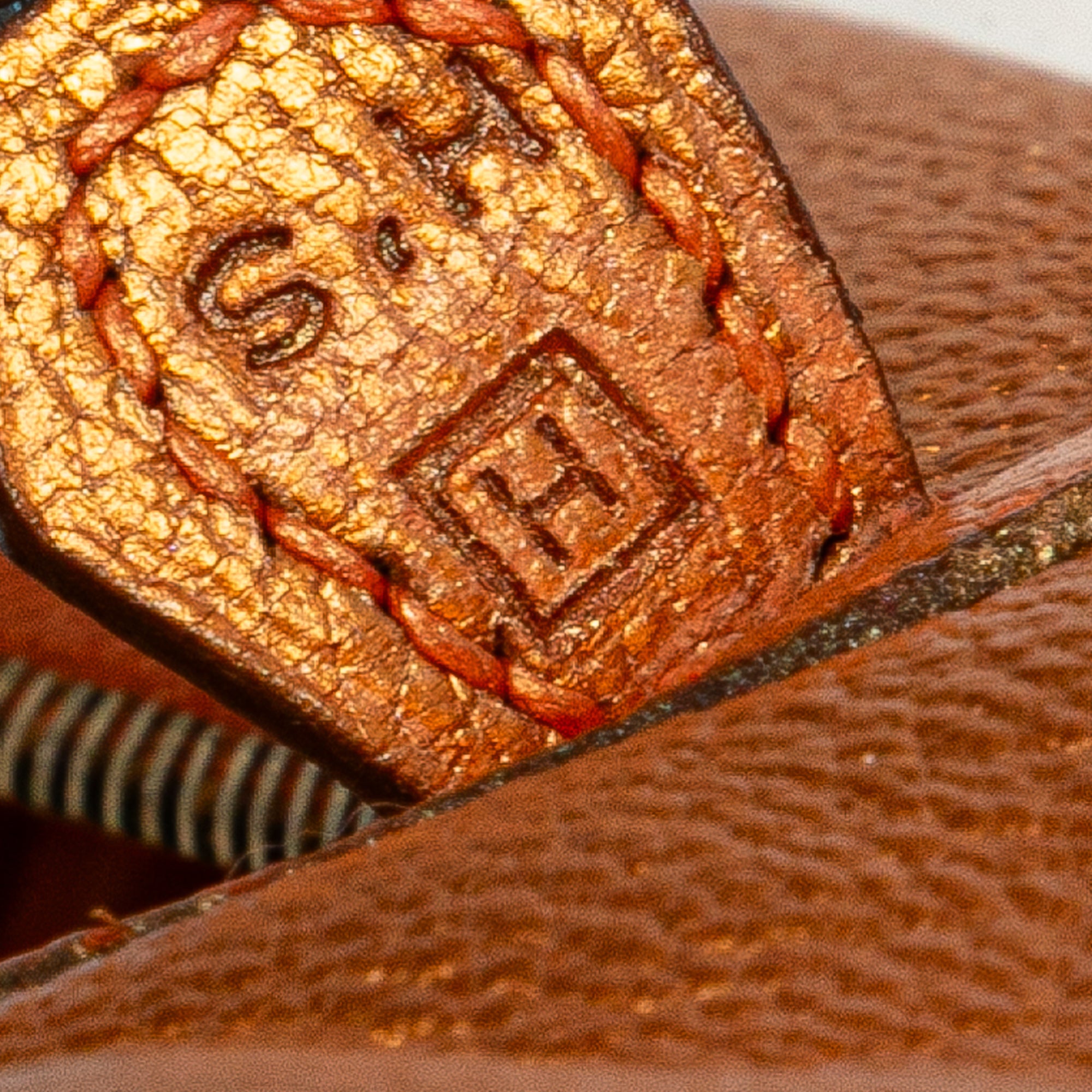 Hermes | Pre-Owned Metallic Chevre Coromandel Plume Elan 28 | Orange