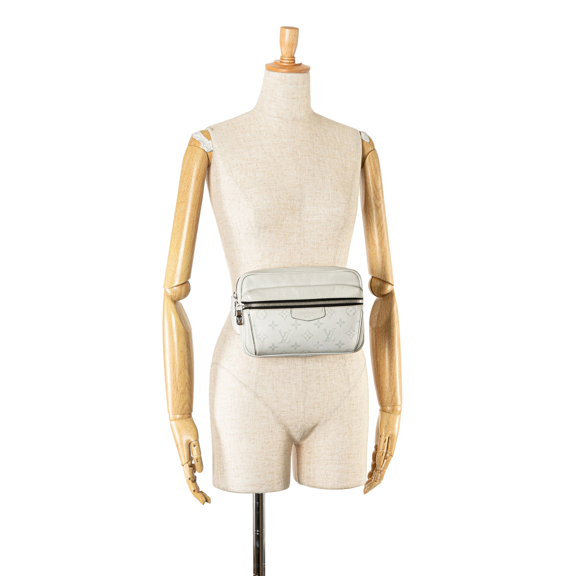 Louis Vuitton | Pre-Owned Monogram Taigarama Outdoor Bumbag | White