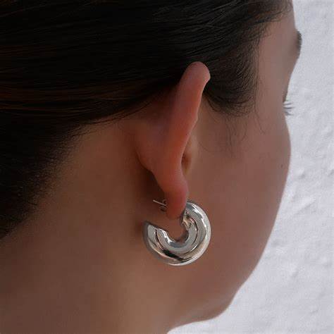 The Medium Silver Hailey Hoops - The M Jewelers