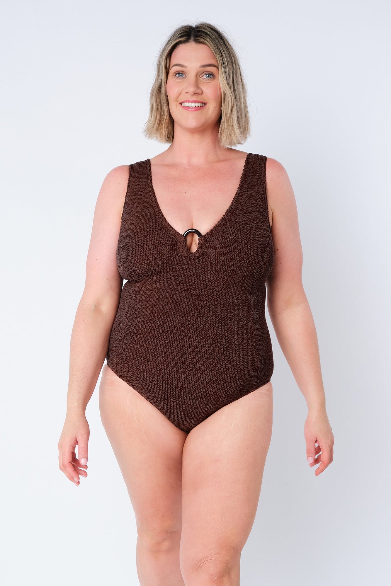 UNE PIECE-Crinkle Cut V-Neck One Piece with Ring CHOCOLATE